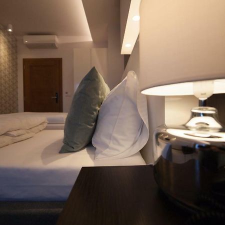 Novopolska - Hotel I Restauracja Koscian Ngoại thất bức ảnh