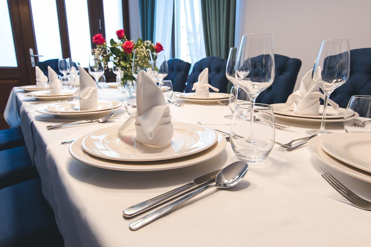 Novopolska - Hotel I Restauracja Koscian Ngoại thất bức ảnh