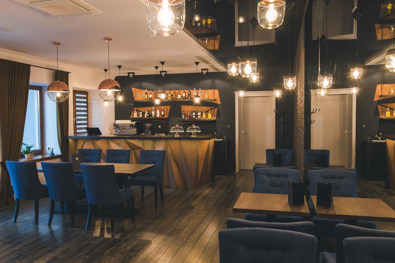 Novopolska - Hotel I Restauracja Koscian Ngoại thất bức ảnh