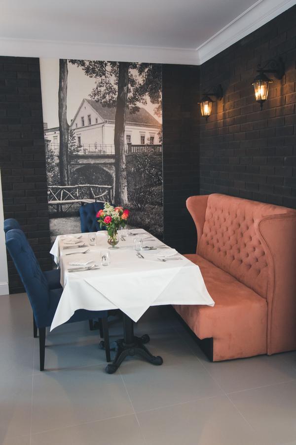 Novopolska - Hotel I Restauracja Koscian Ngoại thất bức ảnh