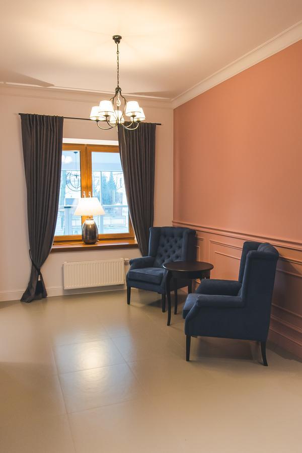 Novopolska - Hotel I Restauracja Koscian Ngoại thất bức ảnh