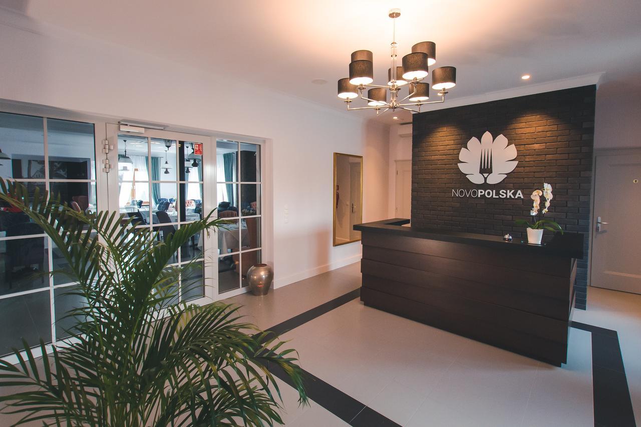Novopolska - Hotel I Restauracja Koscian Ngoại thất bức ảnh