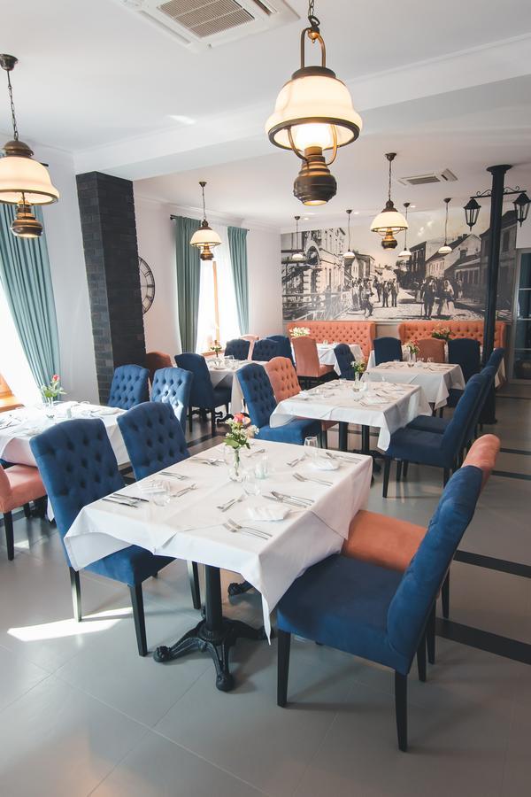 Novopolska - Hotel I Restauracja Koscian Ngoại thất bức ảnh