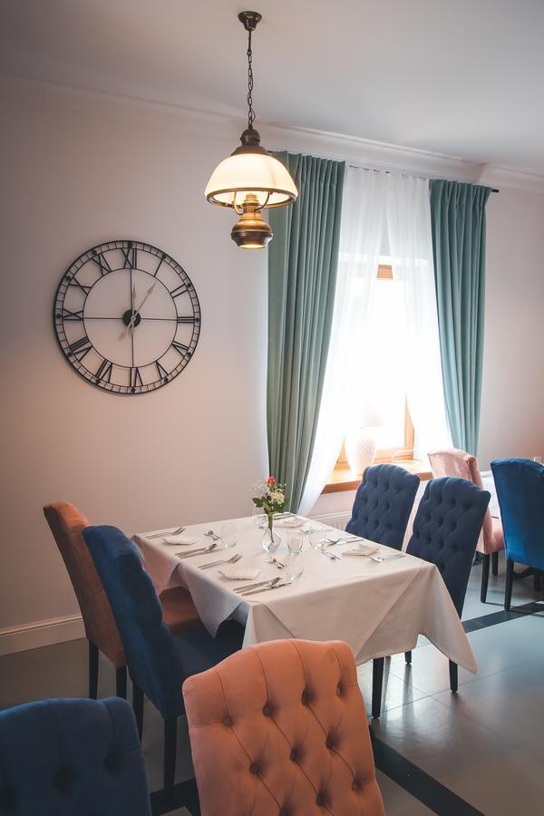 Novopolska - Hotel I Restauracja Koscian Ngoại thất bức ảnh