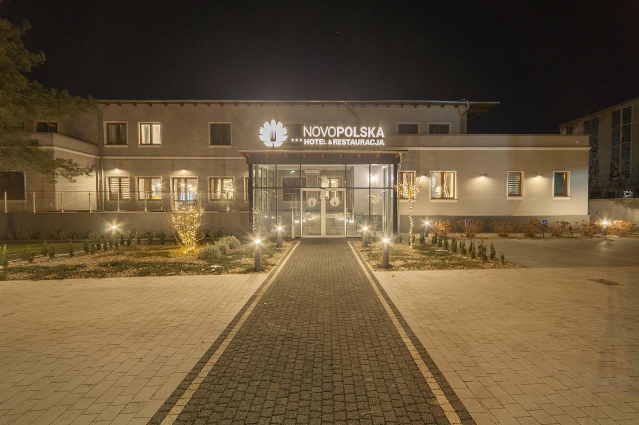Novopolska - Hotel I Restauracja Koscian Ngoại thất bức ảnh