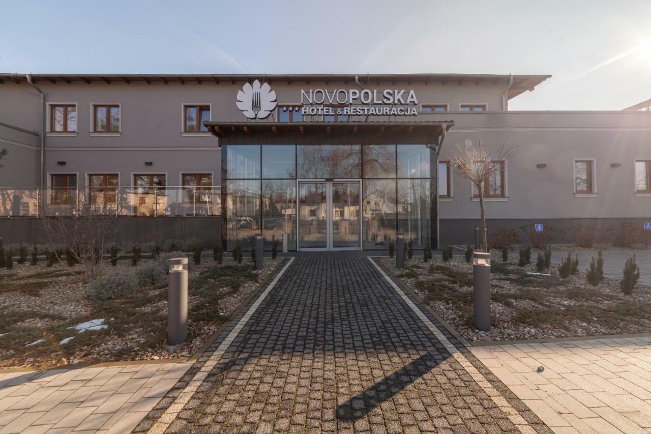 Novopolska - Hotel I Restauracja Koscian Ngoại thất bức ảnh